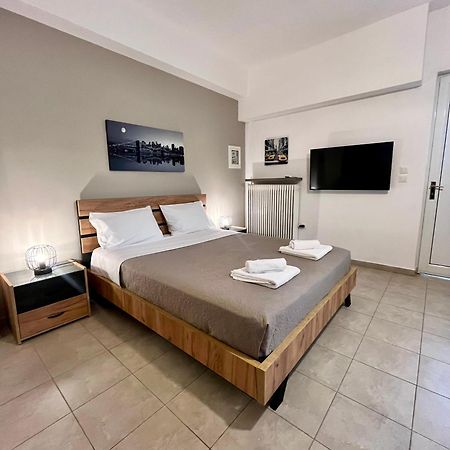 Lia'S Luxury Apartment - Near Airport Koropion Exterior photo