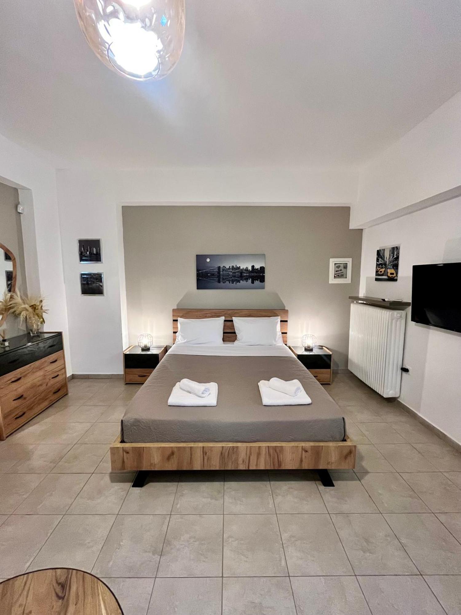 Lia'S Luxury Apartment - Near Airport Koropion Exterior photo
