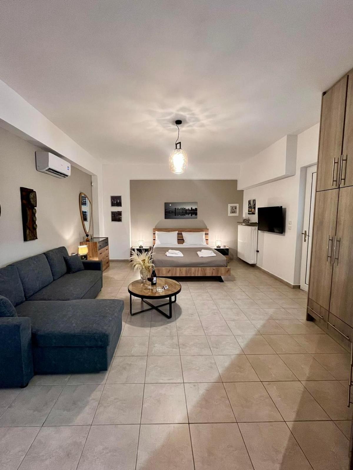 Lia'S Luxury Apartment - Near Airport Koropion Exterior photo